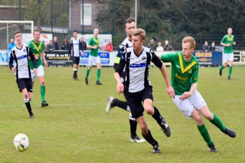 ijmuiden-dem-voetbal-in-haarlem