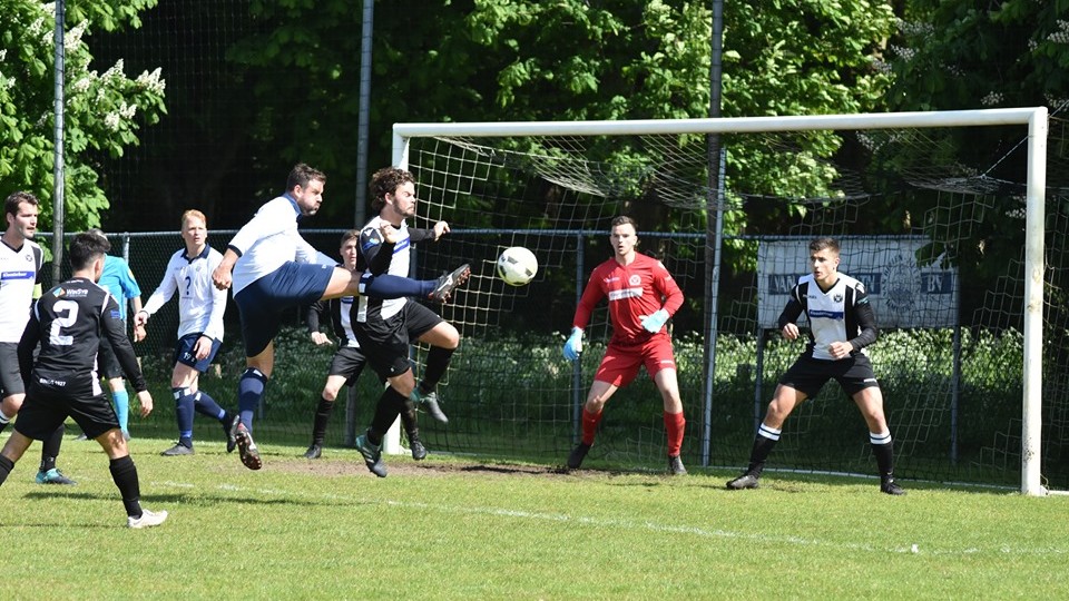 ijmuiden-hfc-voetbal-in-haarlem - Edited