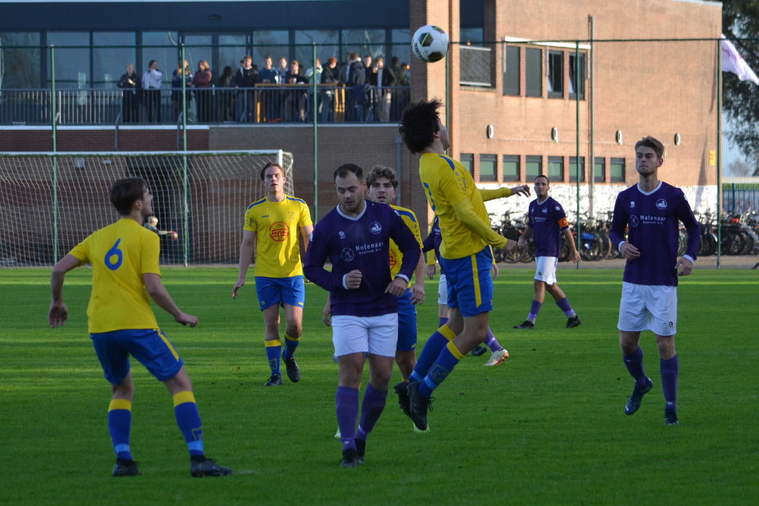 Spaarnwoude_Velsen_Voetbal_in_Haarlem