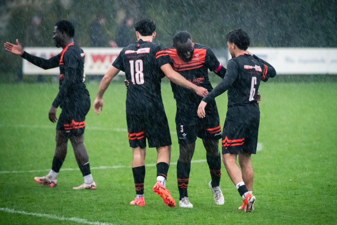 Velsen_Olympia_Haarlem_Voetbal_in_Haarlem