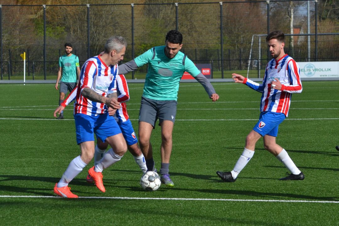VVH_Velserbroek_UnitedDAVO_Voetbal_in_Haarlem (105)