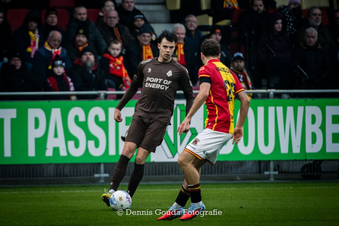 Thorisson_Telstar_Voetbal_in_Haarlem