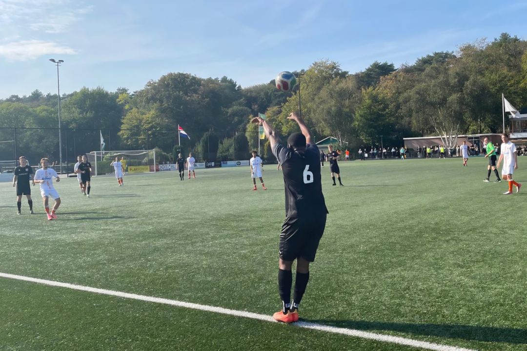 Bloemendaal_SCPB_voetbal_in_Haarlem