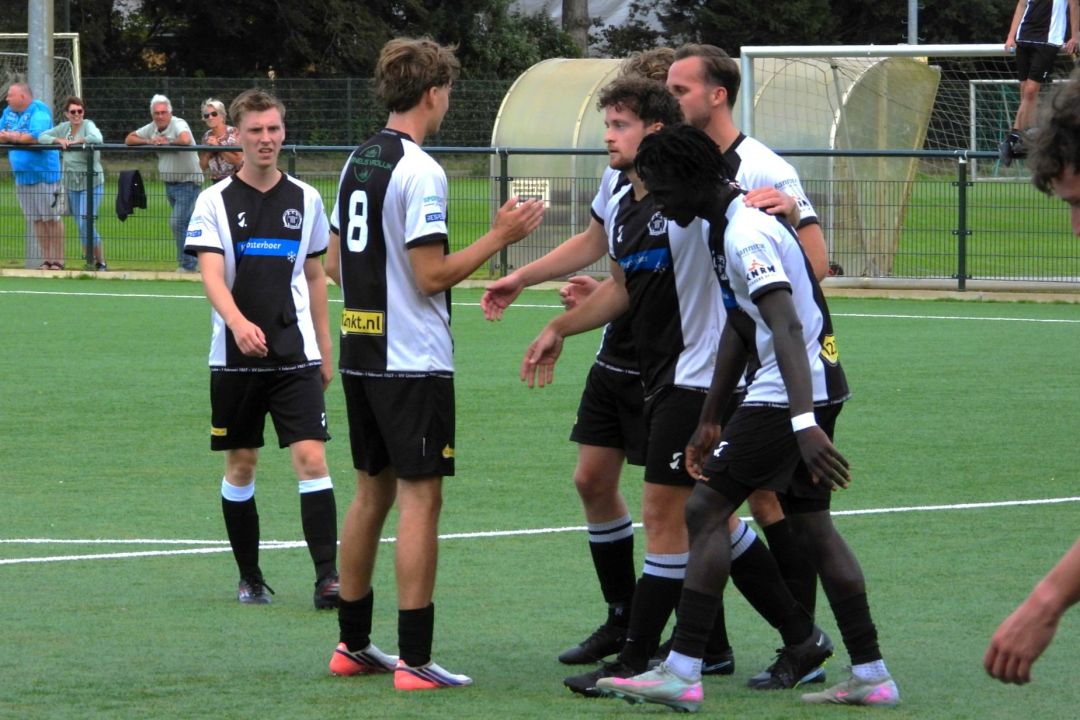 IJmuiden_Waterloo_Voetbal_in_Haarlem (33)