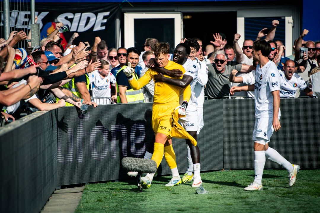 Koeman_Telstar_Voetbal_in_Haarlem
