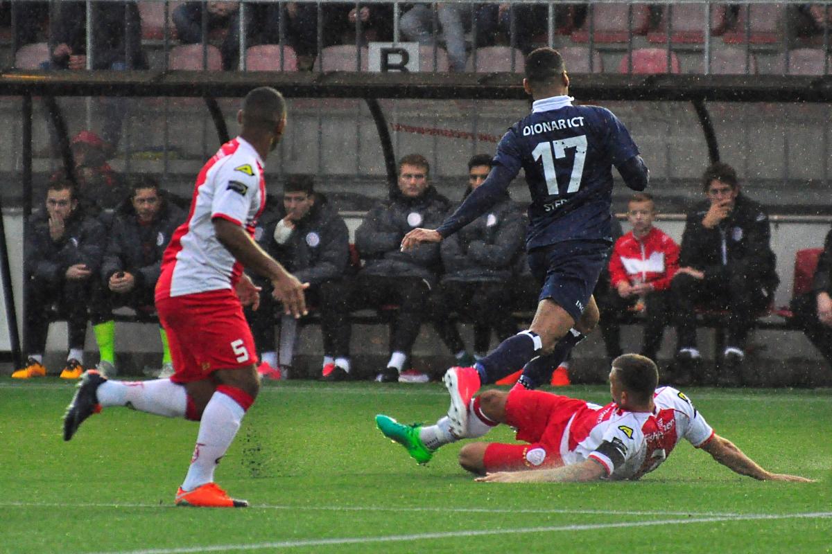 IJsselmeervogels-Koninklijke-HFC-Voetbal-in-Haarlem (2)