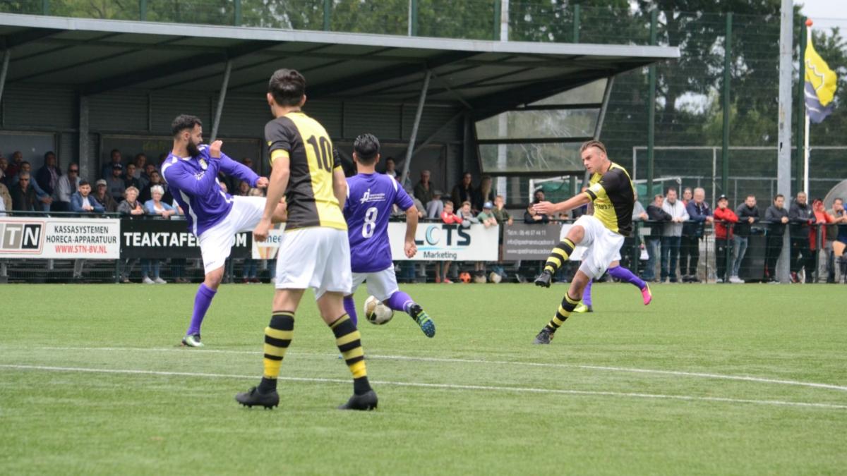 Schoten-APWC-Voetbal-in-Haarlem (1)