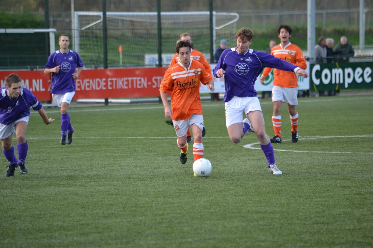 Spaarnwoude-Bloemendaal-Voetbal-in-Haarlem (48)