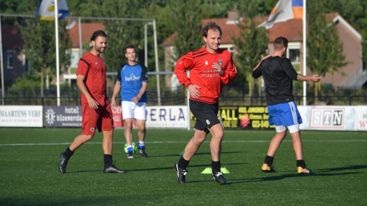 Training-All-Stars-Voetbal-in-Haarlem (21)