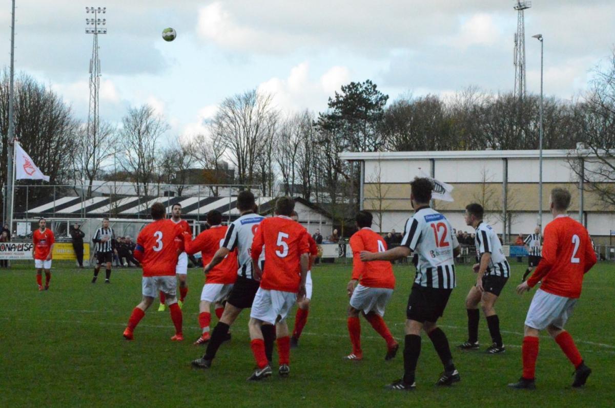 ijmuiden-scw-voetbal-in-haarlem (8)